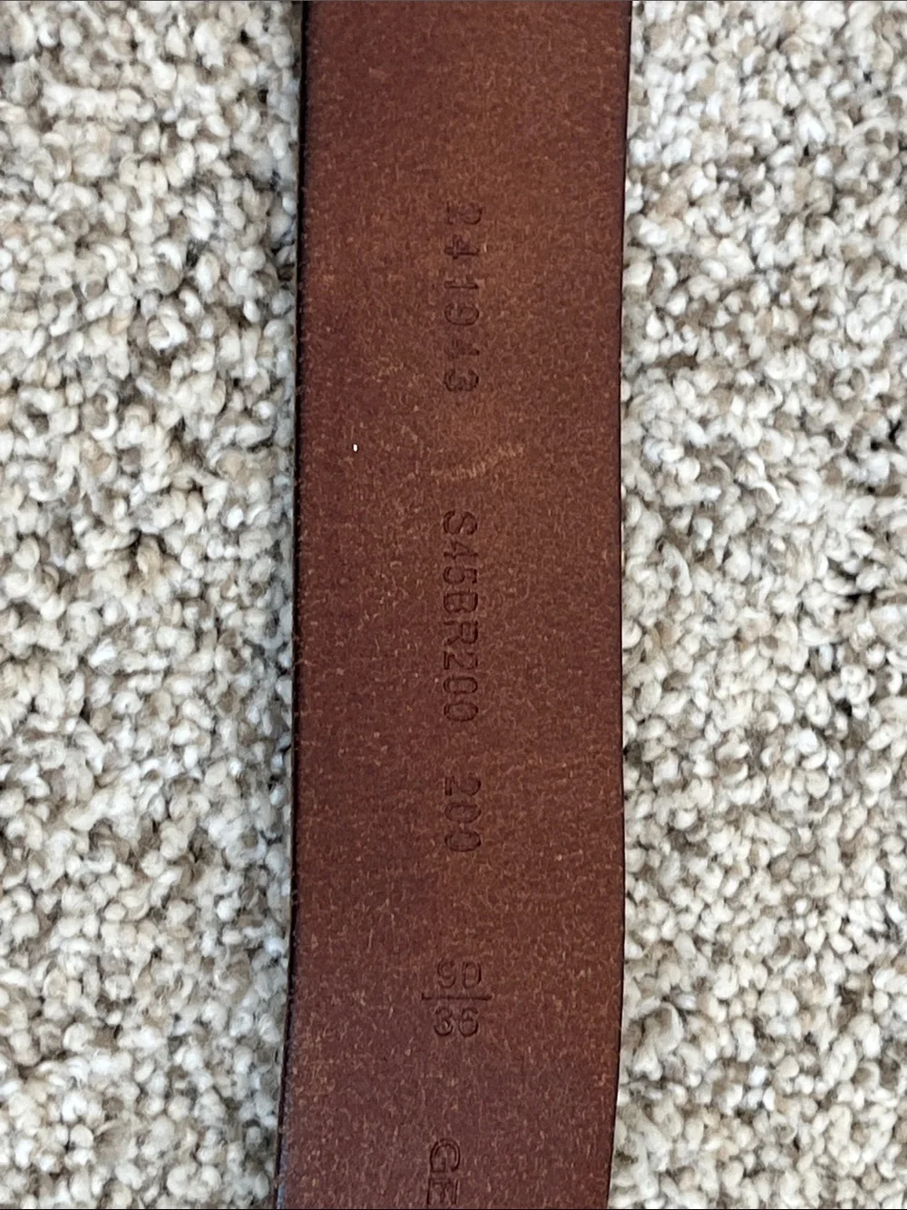 Roundtree & Yorke Men's Brown Leather Belt with Silver Buckle